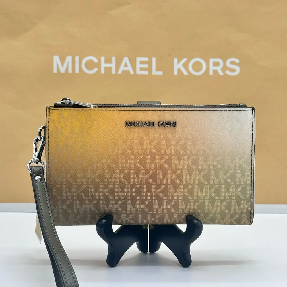 Michael Kors Olive Multi Jet Set Wristlet